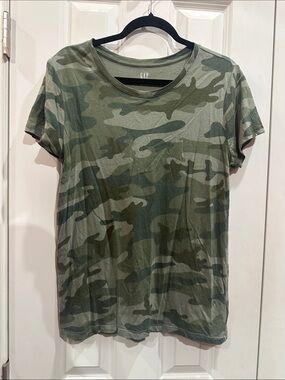 NWOT GAP Green Camouflage Crew Neck Tee size L